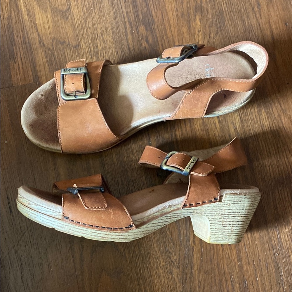 Dansko Brown Leather Slingback Sandals with Chunky Heel
